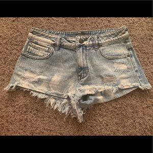 (Kendall & Kylie) Distressed shorts